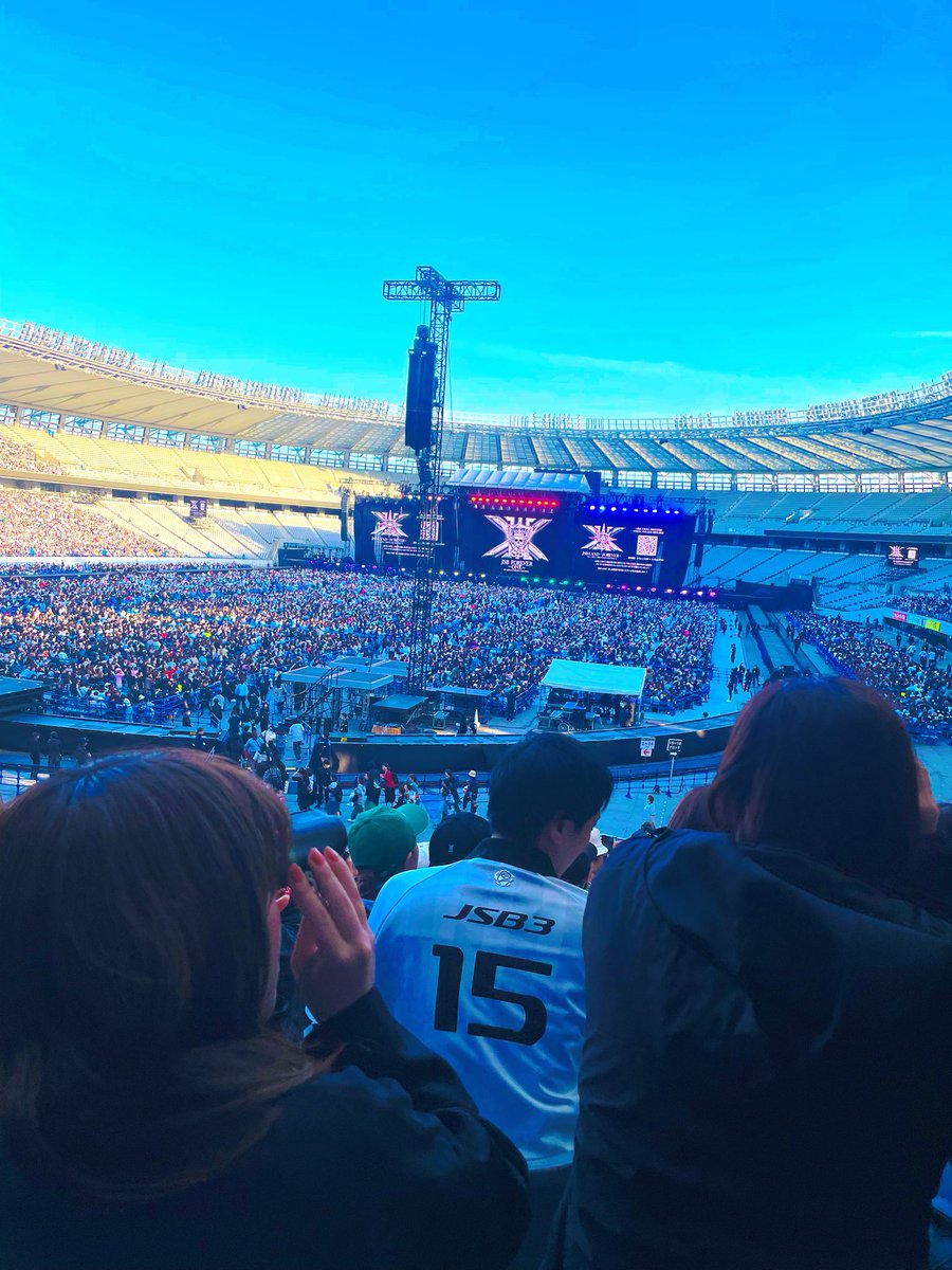 ldh19951010's tweet photo. 感動の7人スタジアムLIVE🏟️
いろんな過去の姿と重ねて、今を見ると泣けてきた😭
隆二さんおかえりです!
これからも応援してます!🔥
#三代目
#三代目jsoulbrothers
#三代目JSB
#foreverone
#jsbforeverone
#ldh
#味の素スタジアム https://t.co/3qeQV20Gem