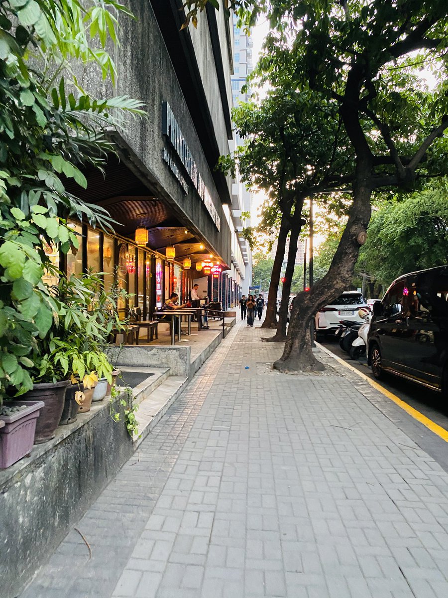 BossJaseShone3's tweet image. Who’s here? 

#Makati #MakatiCity #Ayala #LegaspiPark #Manila #MetroManila