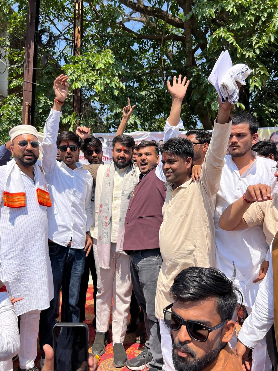 दमोह की पावन धरा पर पधारे मप्र युवा मोर्चा के यसस्वी अध्यक्ष श्री <a href="/shyamtailorsjr/">SHYAM TAILOR</a> जी के भव्य स्वागत दमोह की युवा शक्ति द्वारा किया गया ऐतिहासिक आयोजन के संचालन करने का अवसर प्राप्त हुआ 
<a href="/MPBJYM/">BJYM Madhya Pradesh</a> <a href="/Hkhandelwal1964/">Hemant Khandelwal</a> <a href="/rahulsinghdmo/">Rahul Singh Lodhi</a> <a href="/Lakhan_BJP/">Lakhan Patel</a> <a href="/jayant_malaiya/">Jayant Malaiya</a>