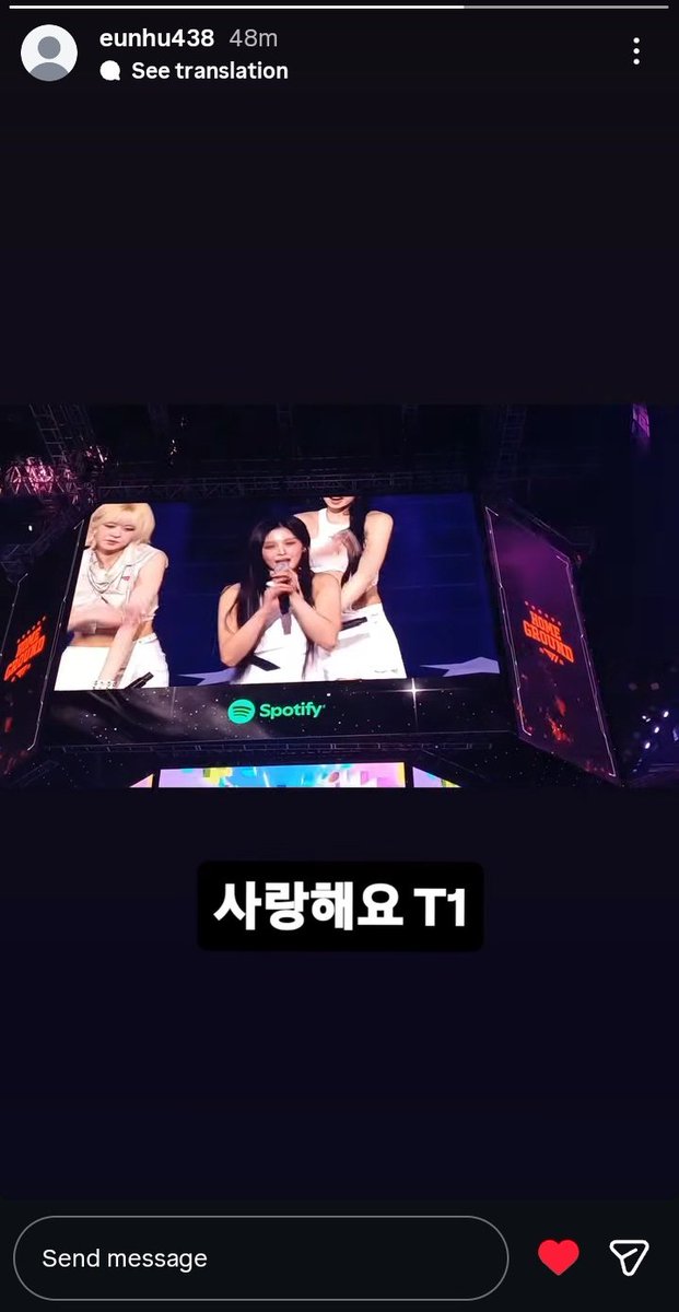 xdonutchorusx's tweet image. no but my jgl barely posts on insta but for nmixx it’s suddenly “I love you T1” 😭😭😭

#T1A #Painter