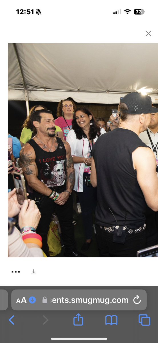 RLogozzo's tweet photo. Happy #NKOTBDay to the group who has helped me in more ways than they know. Their music was my escape when living through the worst years of my life. I will forever be a #Blockhead! @DonnieWahlberg @dannywood @joeymcintyre @NKOTB https://t.co/v2EhzRmucq