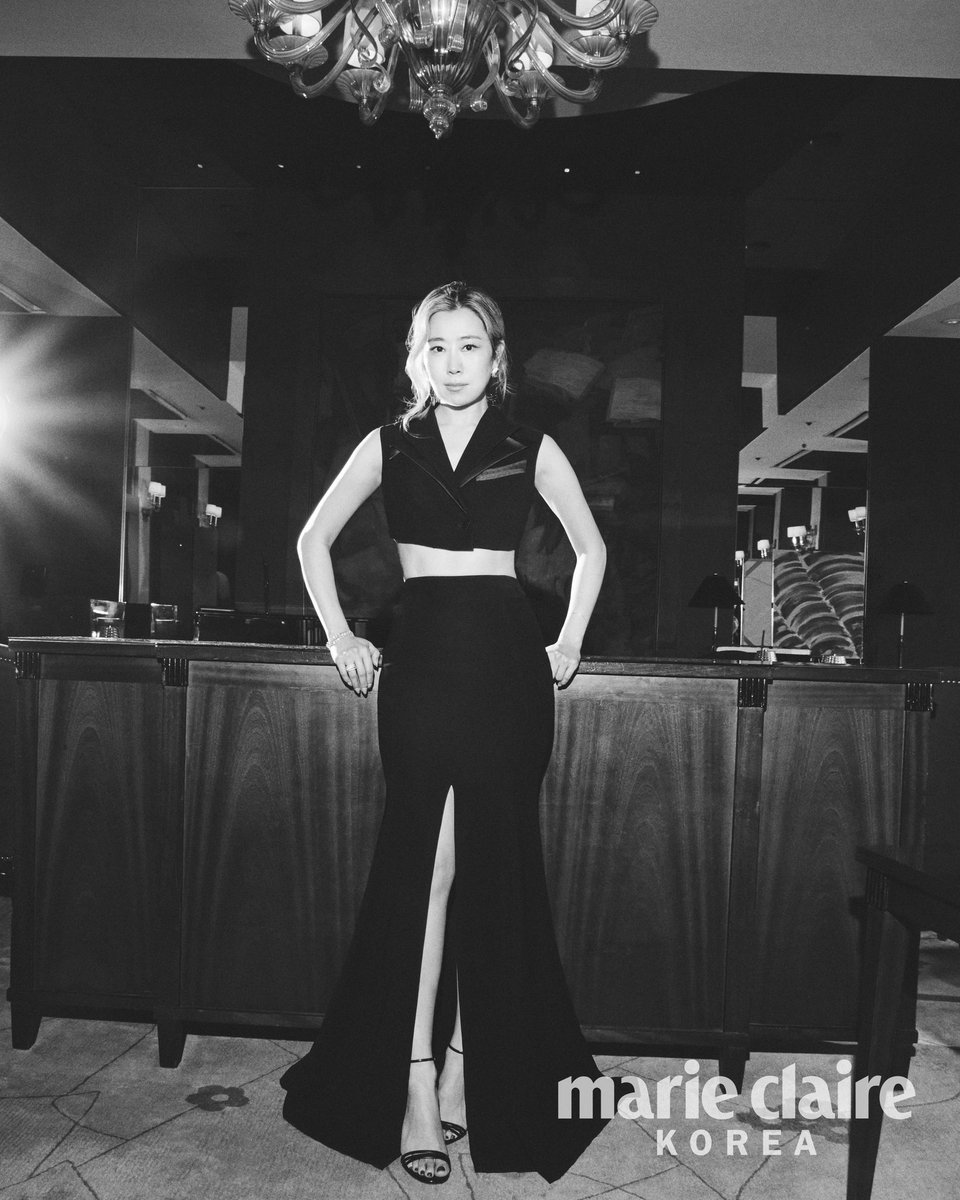 [#매기강]
“가장 한국적인 것을 보여주고 싶었다.”
오스카 이후, 매기 강 감독(<a href="/maggiemkang/">Maggie Kang</a> )이 마리끌레르 코리아(@marieclairekorea) 5월호 ‘After Glory’ 디지털 커버를 장식했습니다.

🏆 Full Interview 
marieclairekorea.com/culture/film/2…