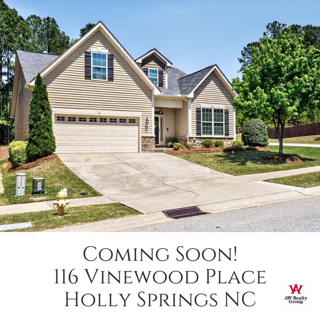 awrealtygroup's tweet photo. Get ready to fall in love this Saturday! First-floor primary suite to the updated bath and huge custom closet. Don't miss out on the flexible guest room/office, new LVP, carpet, paint, and HVAC. Plus, a large bonus room, screened porch, grilling patio, and fire pit area! https://t.co/wnFlgXk7rc