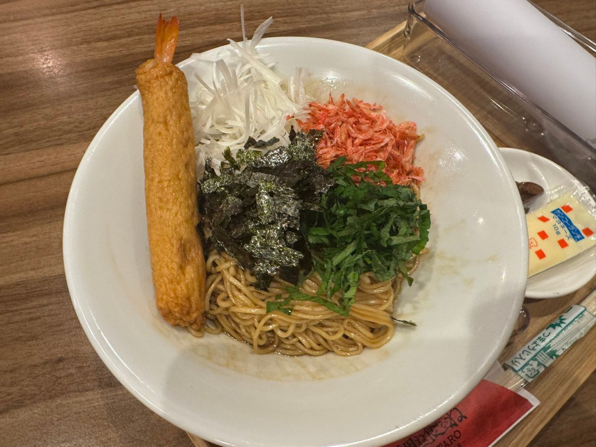 お隣さんの美味しそうな2色つけめんだけ撮らせてもろて、自身の絶品油そば（海老で鯛を釣る）を撮り忘れる大失態🤣🤣🤣

ほんで創造主である原田さんにお写真いただくという🙇‍♂

これマジで鯛くらの油そばでｶｺｲﾁ好みでもっかい食べたい!と虎視眈々しかのこのこのここしたんたん🤩🤩🤩
