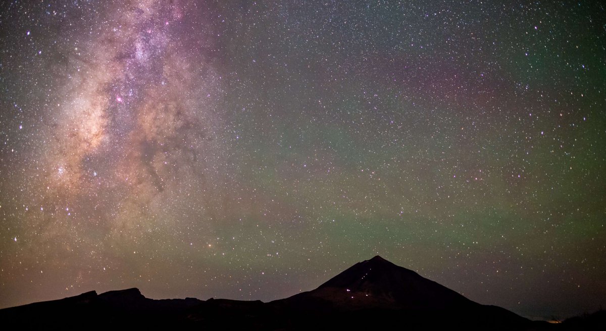 IAC_Astrofisica's tweet image. 🔭 VENTANA AL COSMOS | IAC
🌌 El centro de la Vía Láctea se revela en abril

En 1984, Mercedes Prieto (Instituto de Astrofísica de Canarias) alcanzó el centro galáctico en infrarrojo, atravesando el polvo.

#IAC #Astronomía #Astrofísica