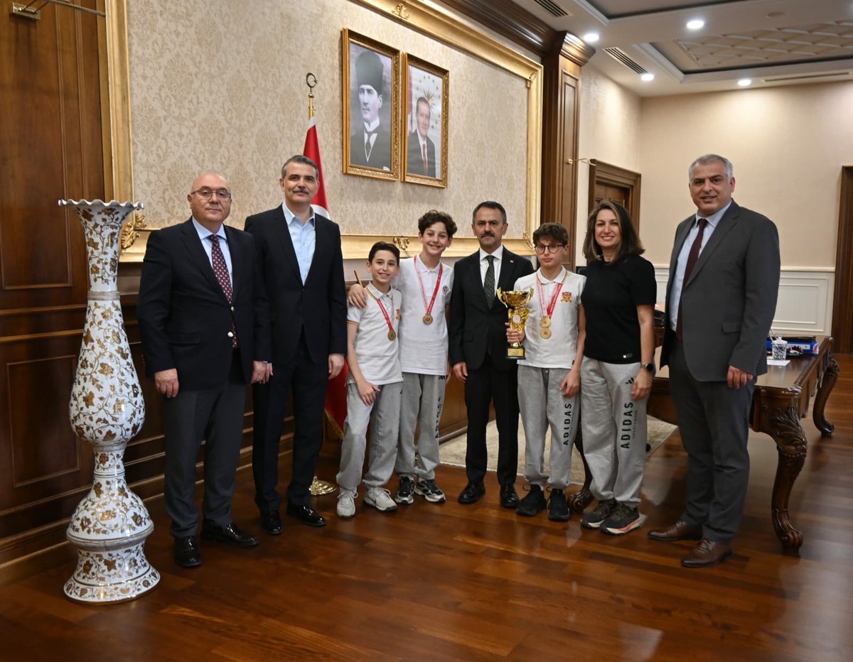 kocaelivaliligi's tweet photo. Körfez Özel Uğur Okulları Yönetimi ve Şampiyonluk Elde Eden Öğrencilerimizden Vali İlhami Aktaş'a Ziyaret
⬇️
https://t.co/3oKOWKriNP https://t.co/o1XAGSXYud