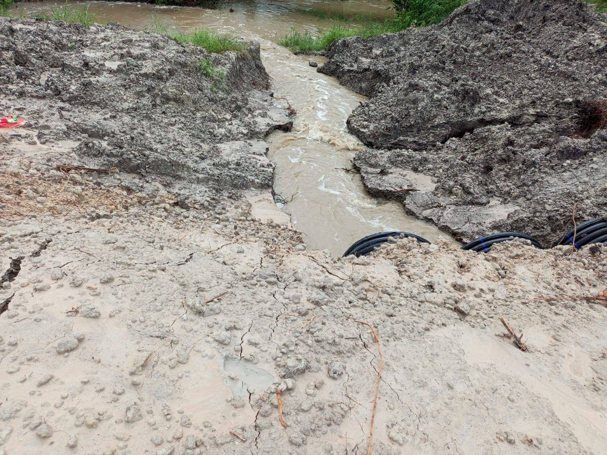 SIN SALIDA EN TIEMPOS DE LLUVIA | 🌧️🌊

🗣️ Fuerte Olimpo sufre el embate de las inundaciones y el aislamiento

#1000Noticias #1000am 📻🎙️

➕ INFO en: 👇

1000noticias.com.py/2026/04/24/fue…