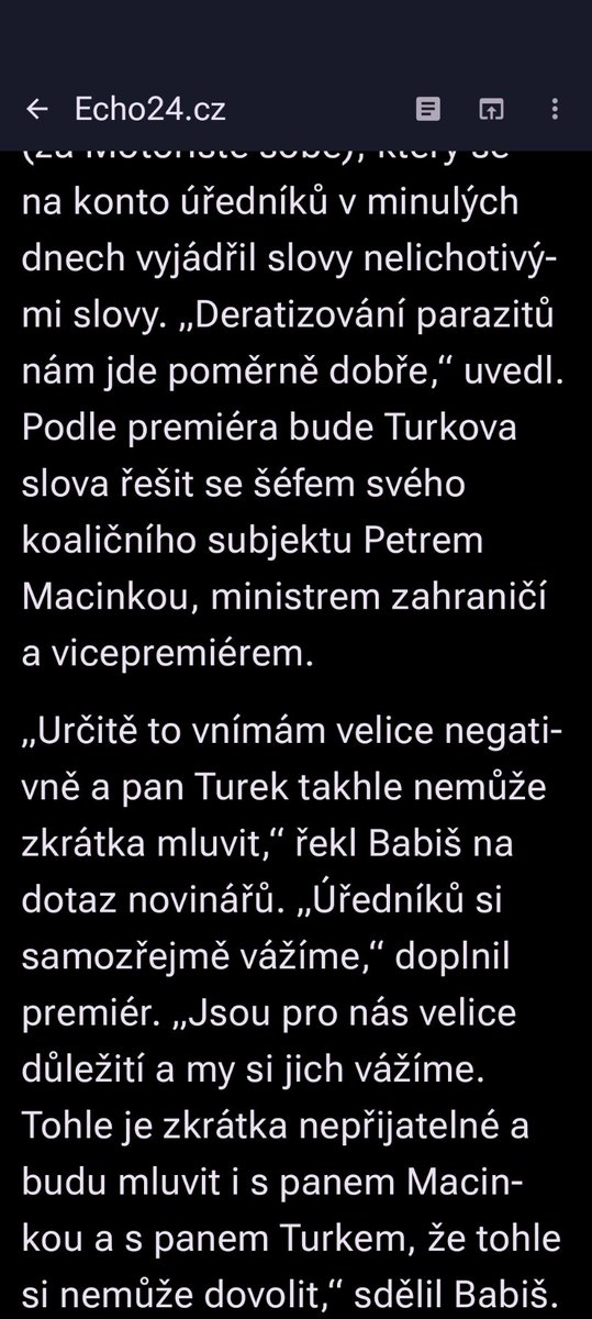 LDesitka's tweet photo. Nesnáším tyhle dva magory. Ale pokud bude Turek opravdu tuhle škodnou posílat na pracák, asi přehodnotím názor na to jeho hajlování ve sprše. https://t.co/L32T3pXy2U