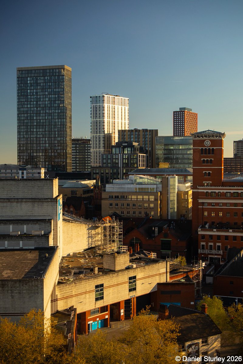 Daniel_Sturley's tweet image. #Birmingham UK, The Mercian, Bank Birmingham Tower Two, Cortland Broad Street and the clock tower on Three Brindleyplace just before sunset yesterday 😎 

#BirminghamWeAre #Architecture #AllStyles 
#Photography
