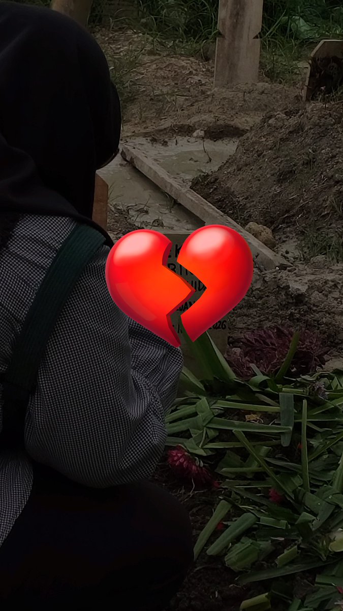 shxgarbae's tweet photo. Gue yang mutusin. 2 tahun kemudian dia ninggalin. Gue berasa dibales dong. Berasa di putusin 2x. Jauh lebih sakit. https://t.co/WsLKX7MvEH