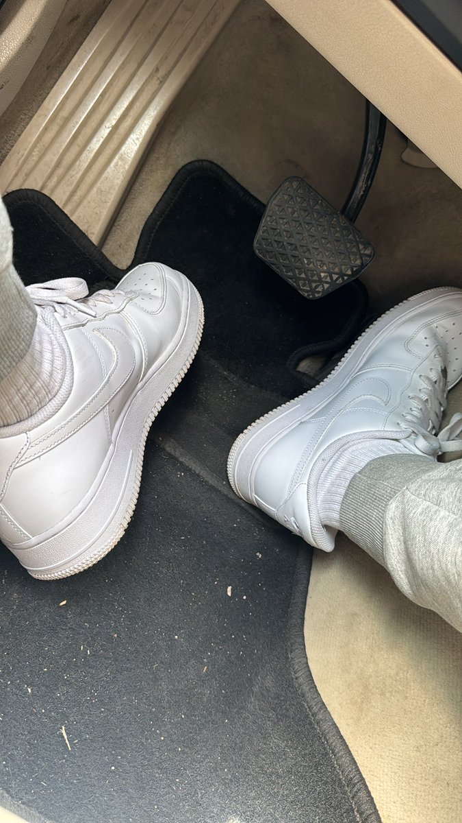 fndmbvv1's tweet image. New new new 😮‍💨
#af1 #shoes