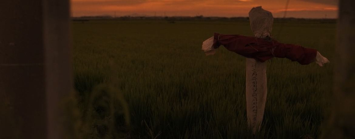 asfirstsnow's tweet photo. memories of murder gibi kült bir filme konu olduktan 23 yıl sonra şu diziyi çekebilmek cesaret isteyen bir şey ama altından kalkabildiklerini düşünüyorum. katilin avlandığı sahnelerde inanılmaz gerildim, nasıl ilerleyecek çok merak ediyorum. 👏
#thescarecrow https://t.co/G8z1aHQO7b
