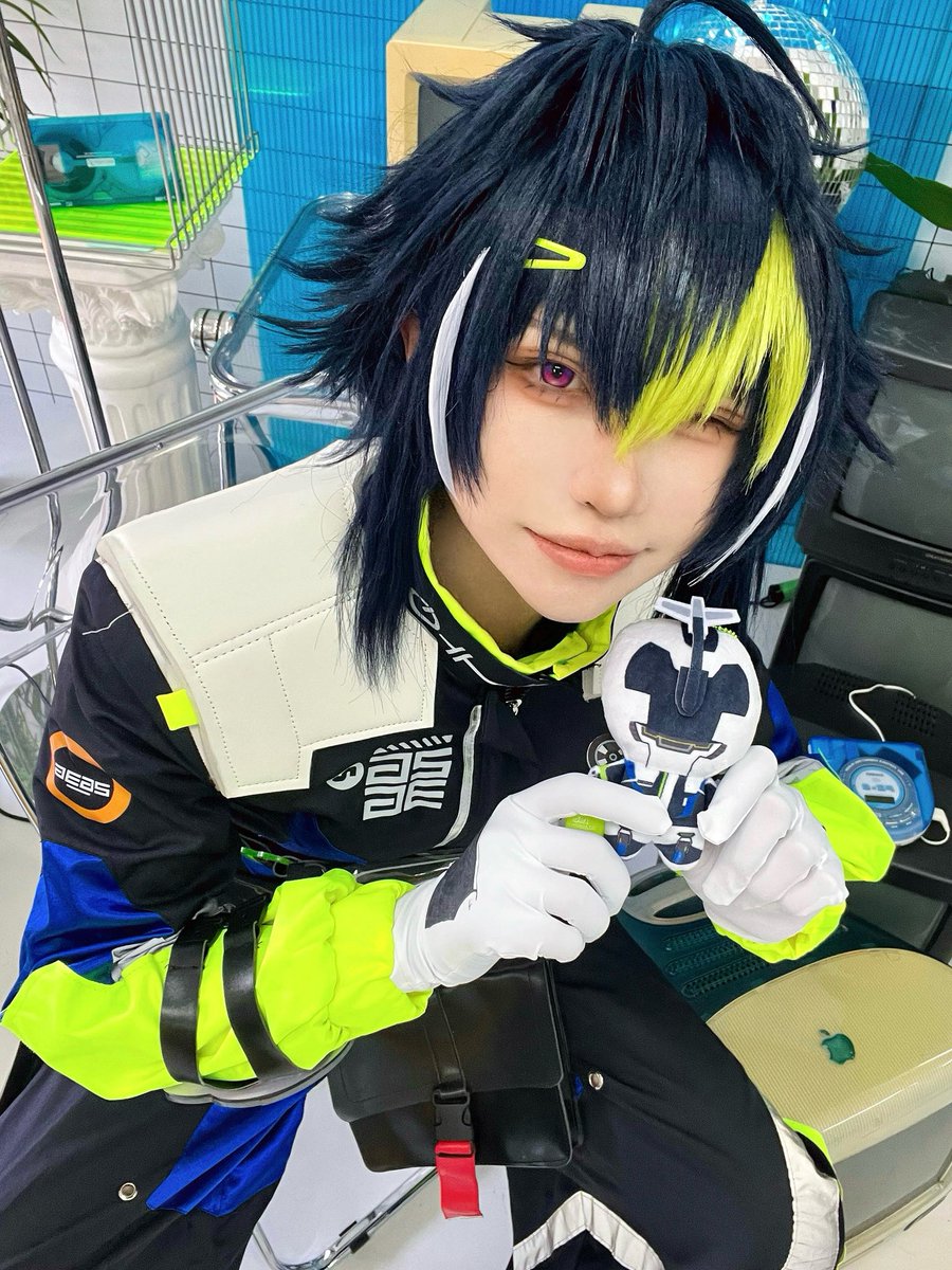 虫虫-にじそ 西4ナ06 tweet media