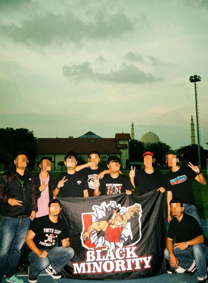 bmt_67's tweet photo. 9 years in the north! ❤️🖤 https://t.co/GvLV43263g