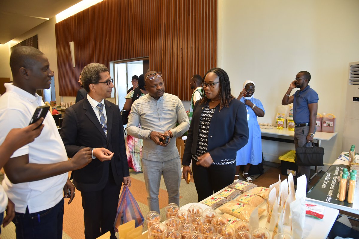 UEenguinee's tweet image. 🇪🇺 A travers TRANSFORM, Potenti'elles, BEI, ZLECaf, climat des affaires… L'UE est engagée sur tous les fronts aux côtés du secteur privé guinéen. Un partenariat ancré dans la durée. 🇬🇳 #GlobalGateway #UEenGuinée