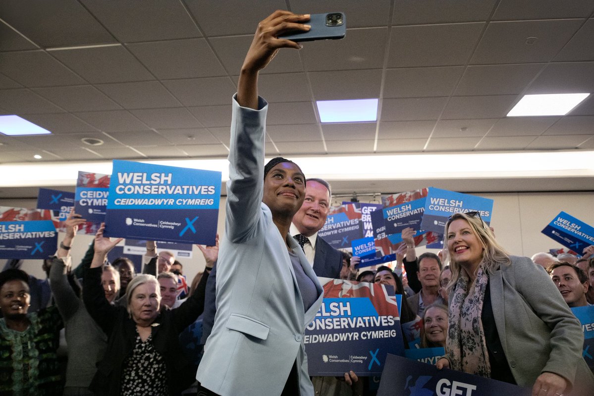 DarrenMillarMS's tweet image. 💙 It was fantastic to welcome @KemiBadenoch back to Wales yesterday as she joined us on the campaign trail for the Senedd elections.

💪 We have the team, the policies, and the drive to #FixWales and #GetWalesWorking.

🗳️ Vote @WelshConserv on 7th May.

#VoteConservative