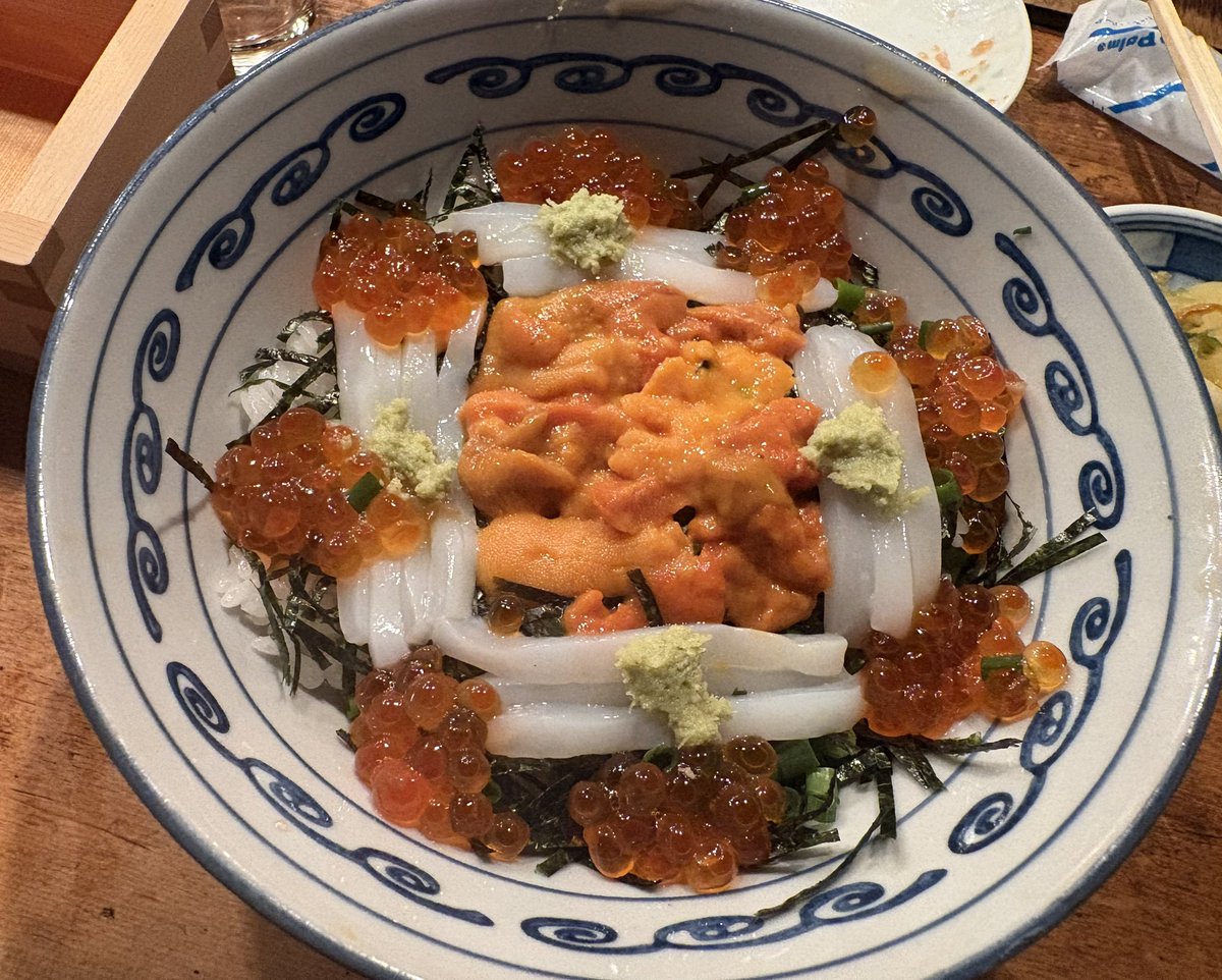 耐えきれなくて近所で海鮮丼食べました