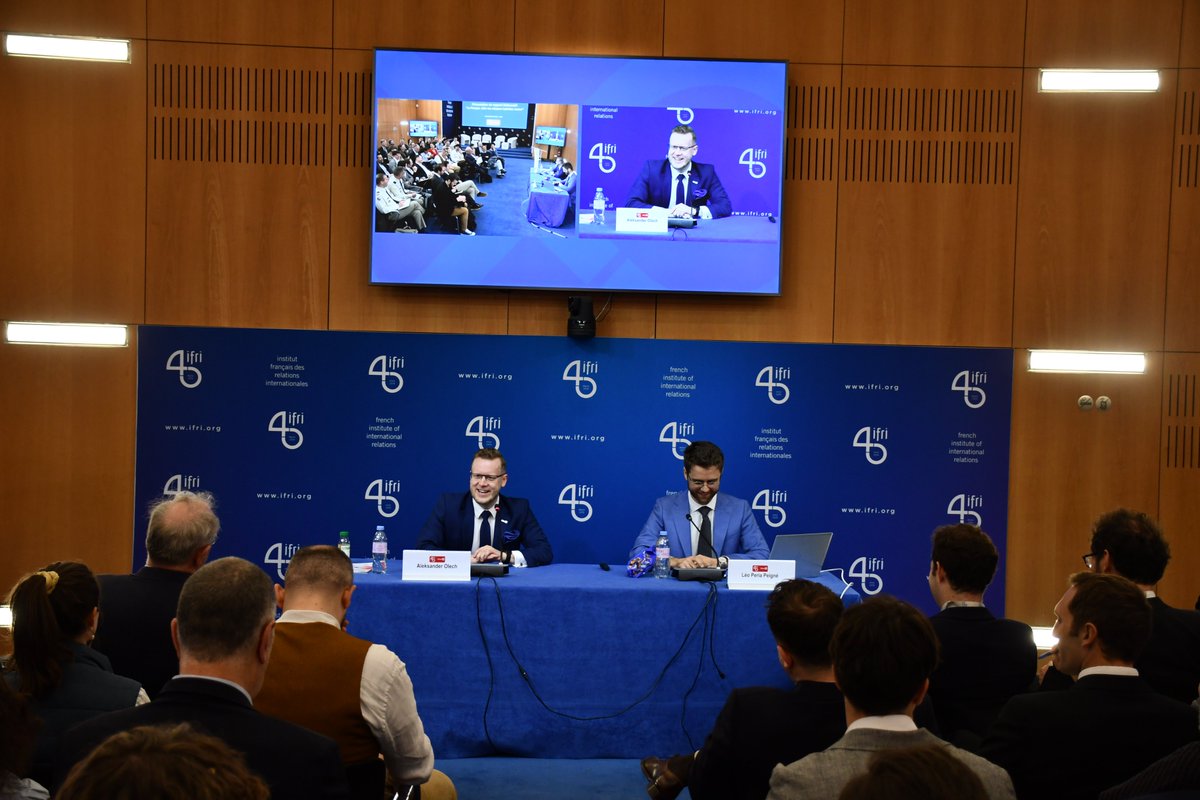 AleksanderOlech's tweet image. W @IFRI_ 🇫🇷 prezentacja raportu Defence24 o 🇷🇺rosyjskich atakach hybrydowych na Polskę 🇵🇱. Dezinformacja, sabotaż, operacje wpływu i wiele innych! Działania bardzo agresywne.
Pełny raport: defence24.com/geopolitics/re…
#Francja #Polska