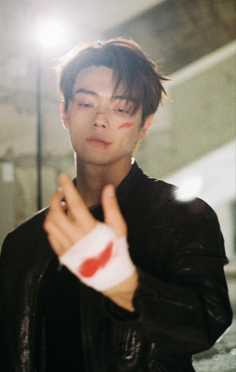 พี่พระเอกสปอยว่าคืนนี้ดุเดือด เดือดจริงหล่อมากค่ะพี่ ร้อนแรงกว่าแดดประเทศไทยก็พี่ข่ายนี่แหละ