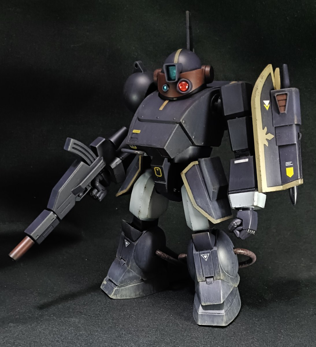 udesupa's tweet image. WAVE1/35ベルゼルガDT ST版完成したッピ！
カメラはHアイズ使ったり透明プラ板から作ったりしています。
これでWAVE1/35は一通り作ったので、ファッティー正座待機しますｗ
3枚目は昔作ったベルゼルガとツーショット。
#装甲騎兵ボトムズ
#ベルゼルガDT
#WAVE