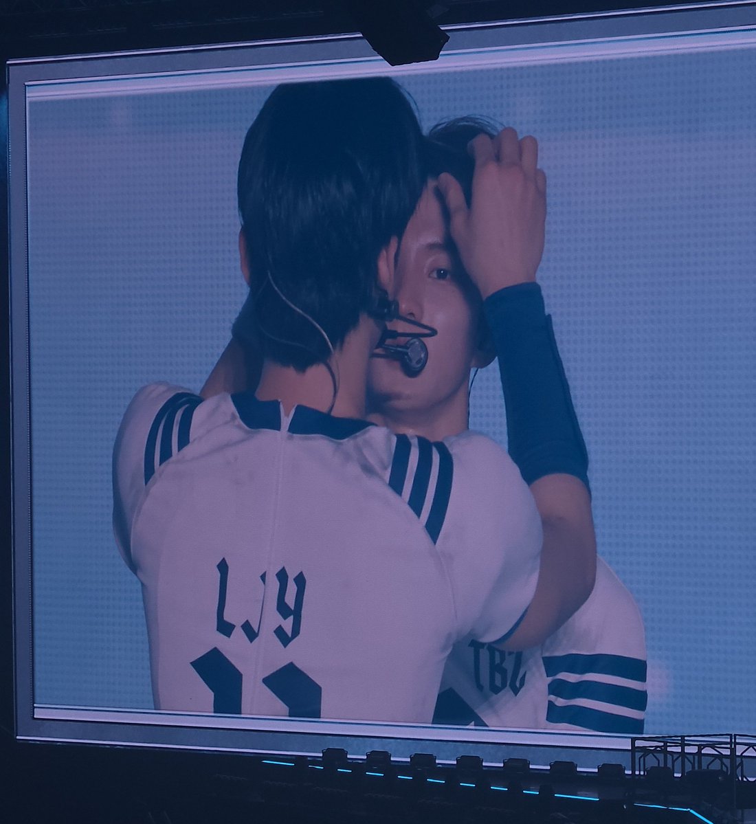 bex 🥚 tweet media