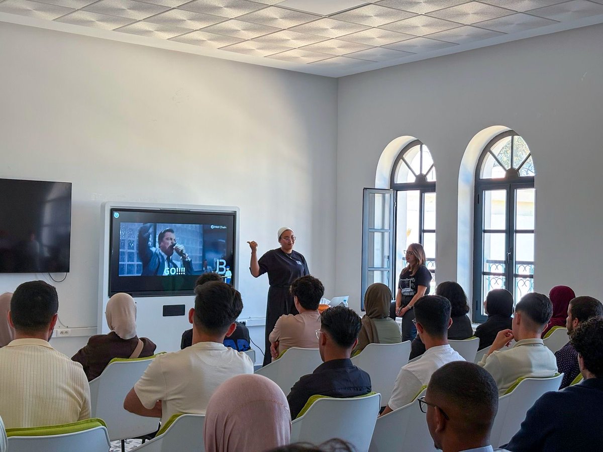 YouCode18's tweet image. ✨ Tech Talk @ YouCode Nador  Session inspirante avec Oumayma Essarhi autour de l’IA et Data.
Un moment riche en échange et apprentissage 💙🚀
#YouCode #TechTalk #AI #Data