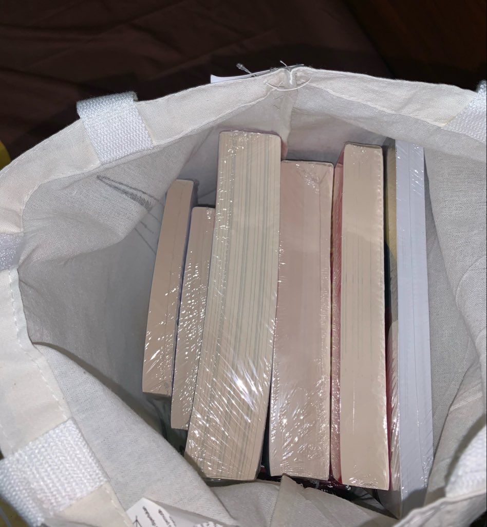 Hobi : Beli buku
Baca : Kapan - kapan