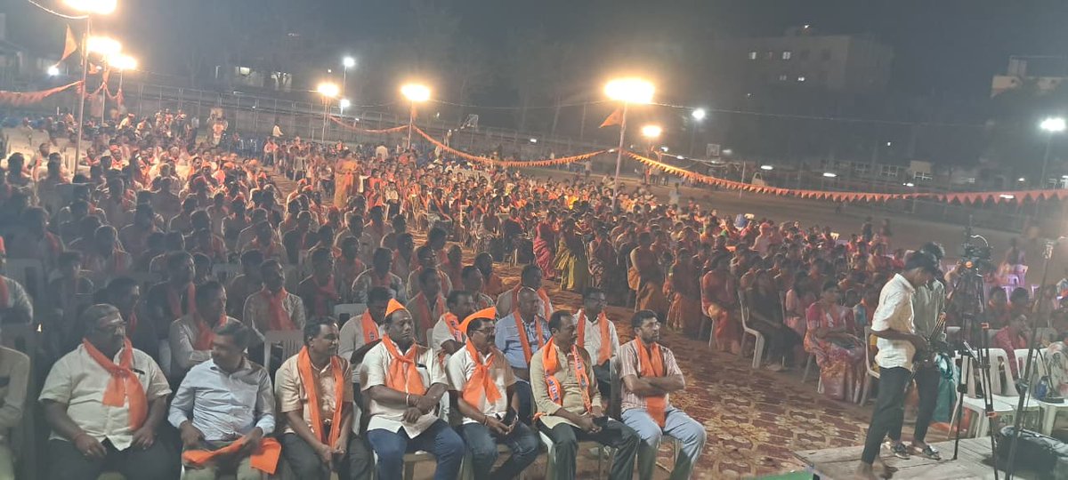 DevikaRani81's tweet image. కామారెడ్డి హిందూసమ్మేళనంలో...
వక్తగా ...

#rss 
#హిందూసమ్మేళనం
#ఆర్ఎస్ఎస్_శతాబ్దివేడుకలు