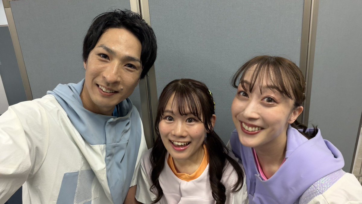 emi_ichi7's tweet photo. おかあさんといっしょ
「ファンファンフェス2026」
本日から開催です🌈✨
初日メンバーのナイキさん、まりなちゃんと🫶
5月6日まで開催してます🧚‍♀️
ぜひお待ちしてます！✨

#おかあさんといっしょ
#ファンファンフェス https://t.co/0HglulOH3u