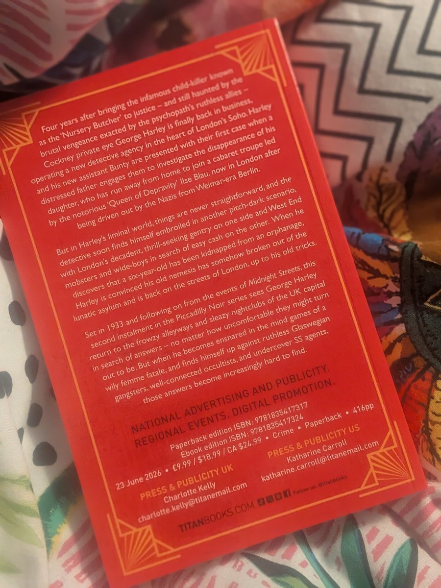 Books By Your Bedside tweet media