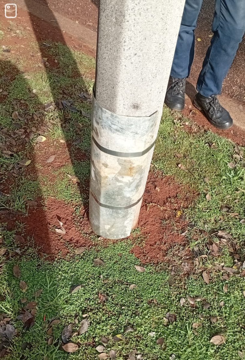 City_Ekurhuleni's tweet image. ⚡💡 #FixingTheFrontline | #CoEPowerUpdate

Our teams are on the ground, restoring power and lighting up our communities!

📍 In #Springs Extension (King Ave), technicians carried out fault finding and repairs, replacing a burned link to safely restore low/high voltage supply.