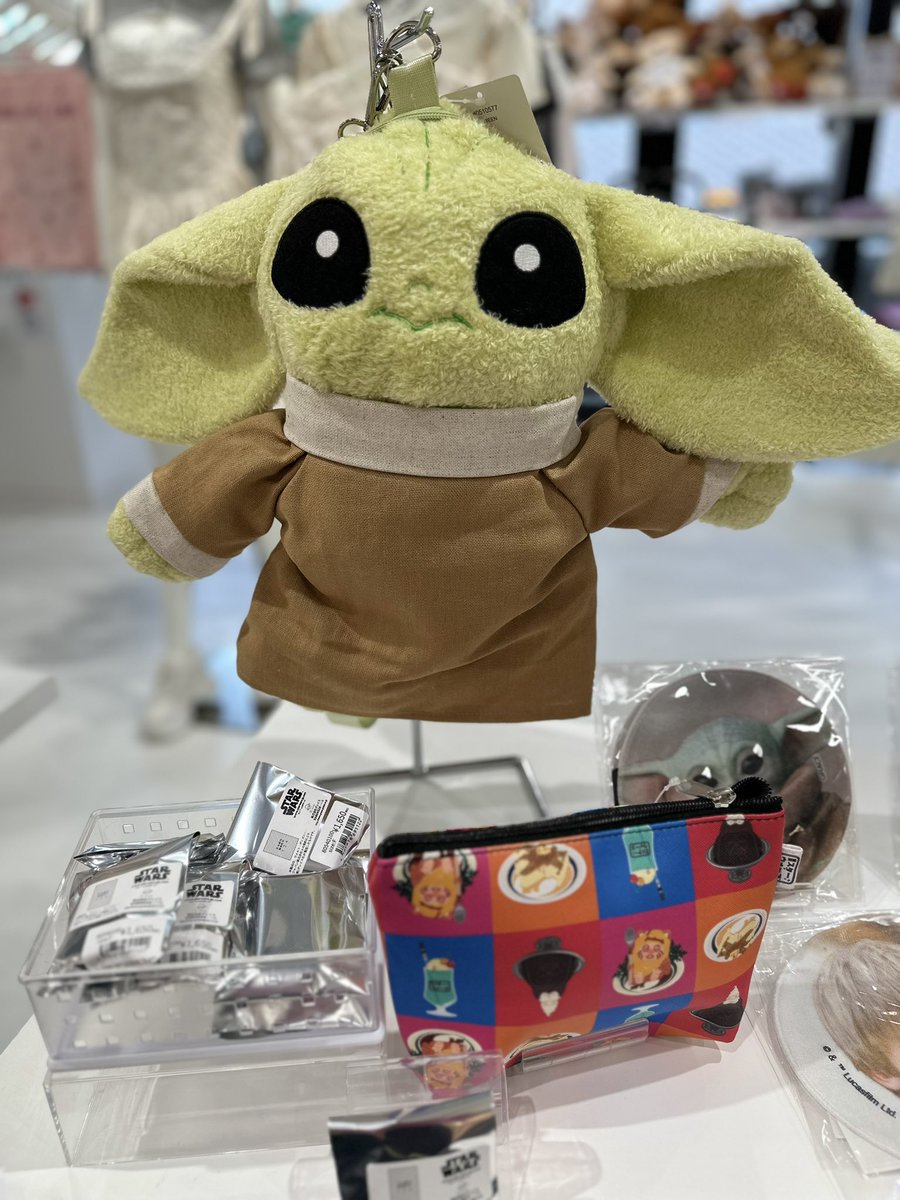 _LWC_official's tweet photo. PONEYCOMB TOKYO『STARWARS』デザインのアイテムが入荷⭐️新作のパッチワークデザインのTシャツや人気のシリーズが期間限定で登場!
#STARWARS #スターウォーズ #グローグー #マンダロリアン #PONEYCOMB #PONEYCOMBTOKYO #LWC https://t.co/zrTspGM8zI