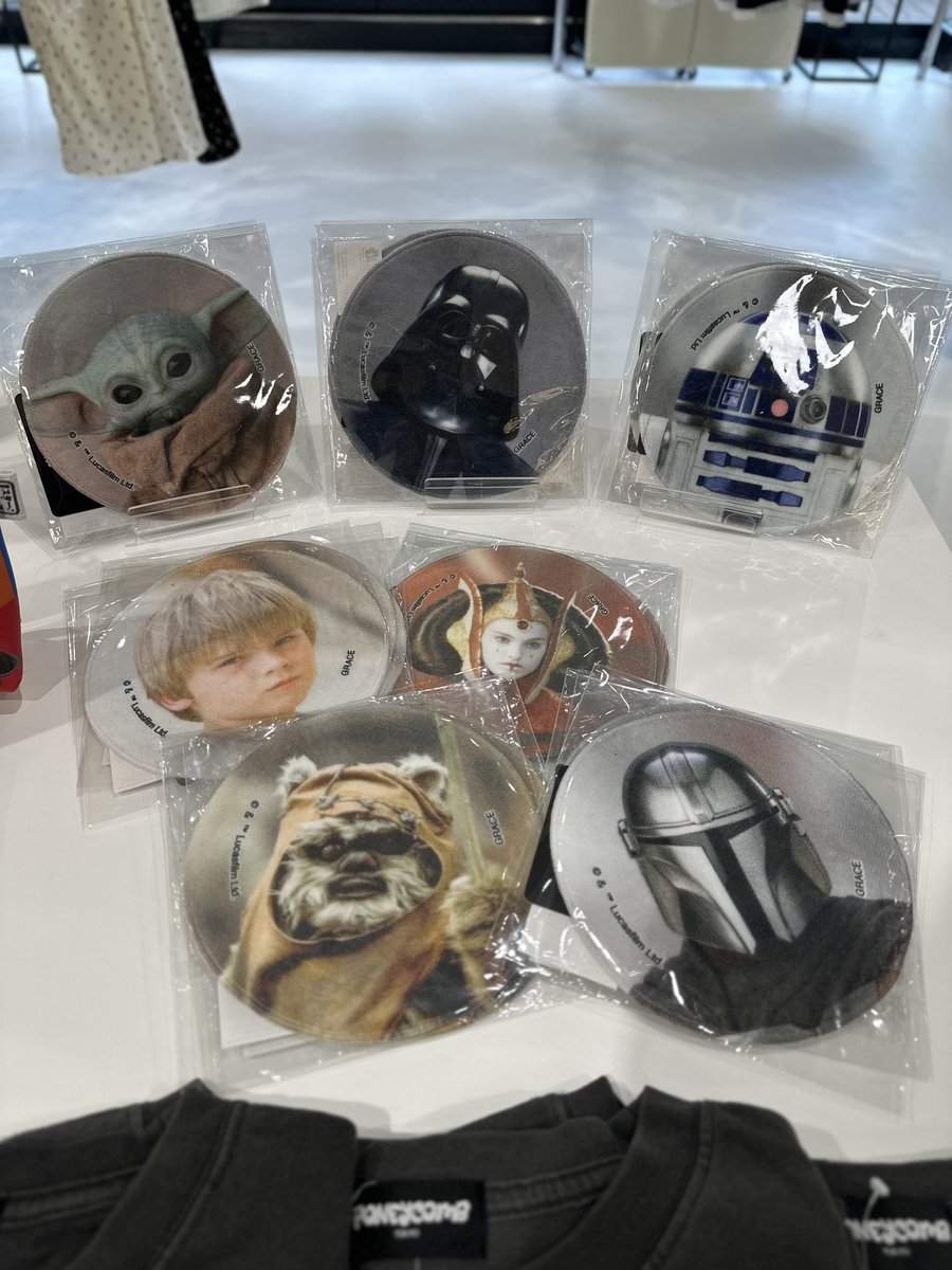 _LWC_official's tweet photo. PONEYCOMB TOKYO『STARWARS』デザインのアイテムが入荷⭐️新作のパッチワークデザインのTシャツや人気のシリーズが期間限定で登場!
#STARWARS #スターウォーズ #グローグー #マンダロリアン #PONEYCOMB #PONEYCOMBTOKYO #LWC https://t.co/zrTspGM8zI