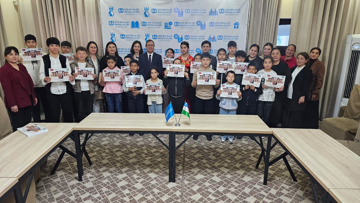 TC_SemerkantBK's tweet photo. 23 Nisan heyecanını Semerkant'ta hizmet veren SOS sosyal hizmetler köyünde yaşayan kardeşlerimizle paylaştık. Semerkant Kukla Tiyatrosu'nun gösterisiyle eğlendik. https://t.co/HyyyD1YYKN