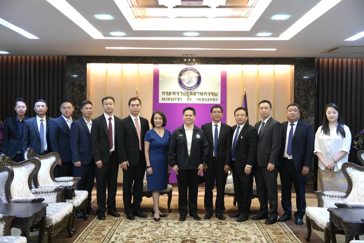 ท็อป วราวุธ ศิลปอาชา tweet media