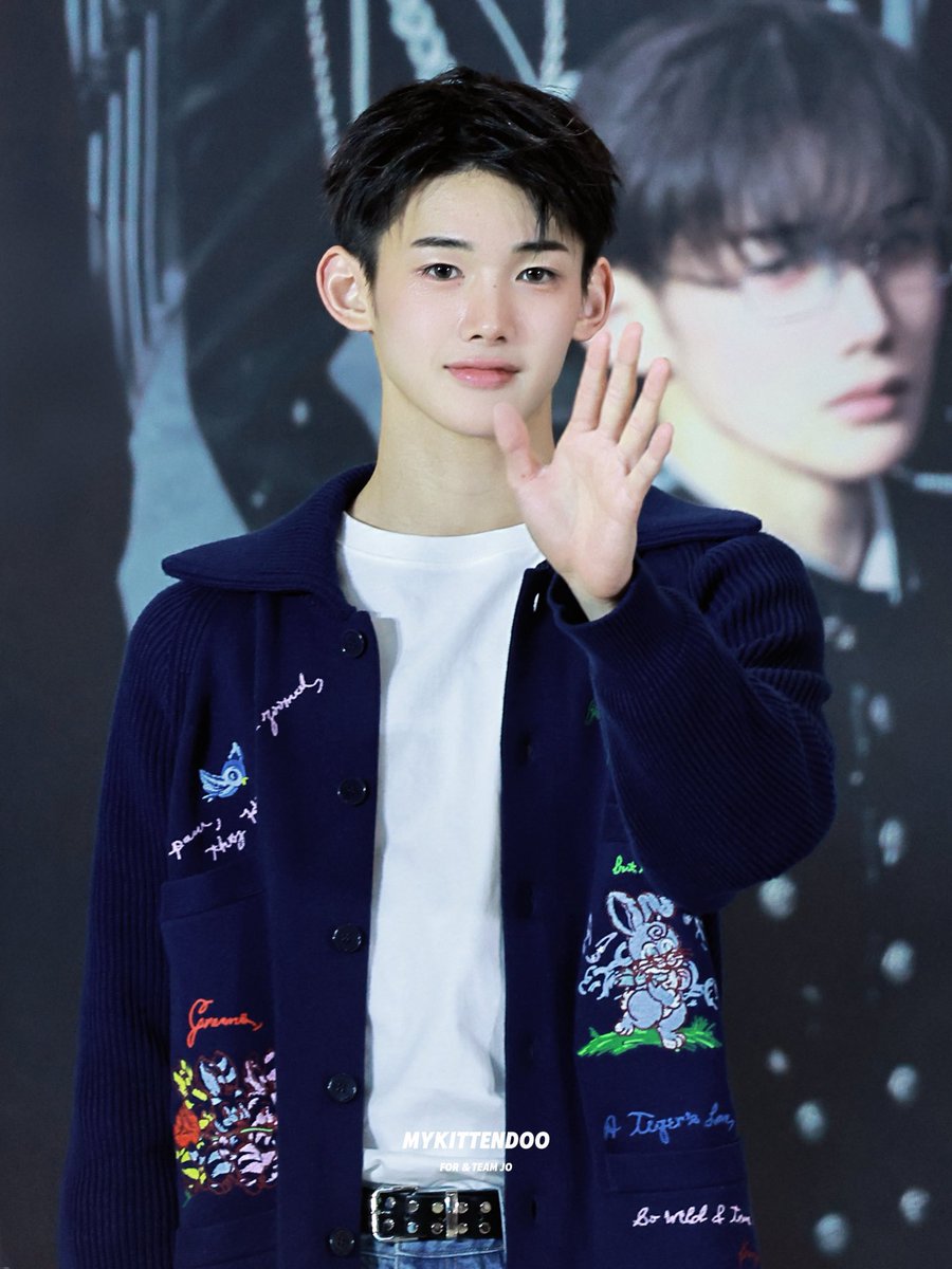 잠만 뒤에 북부대공이랑 앞에 방금부화한뵹아리 같은사람맞음???ㅜㅜㅜ