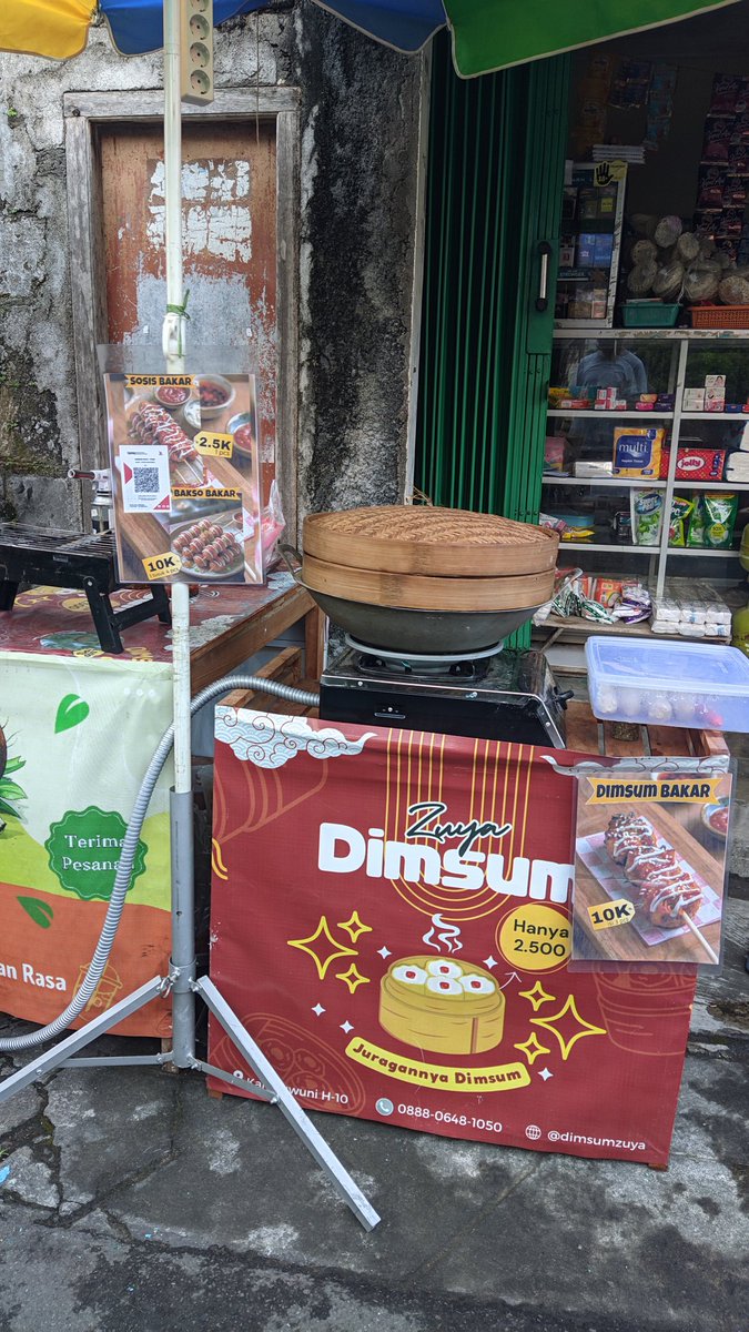 zan__zk's tweet photo. Dimsum Ayam homemade! 
Monggo yg mau order langsung gasskeun. 
Buka Senin - Jumat
Jam 17.00 - tutup
📍Jl. Kaliurang km 5, Karangwuni H10
Yang mager bisa ke sopifut ya ges ya
https://t.co/rRMonVZsUL https://t.co/lLfDQIq6Xe
