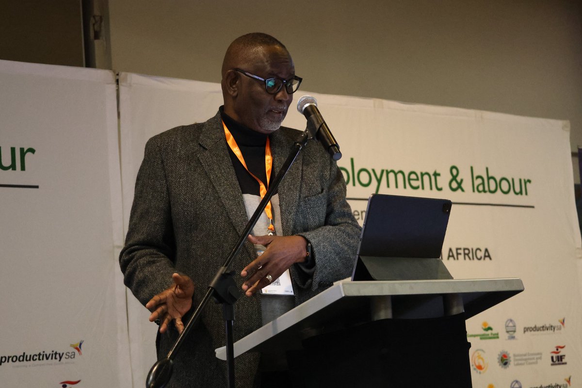 ilo_pretoria's tweet photo. Together, govt, labour & business reaffirm shared responsibility to address psychosocial risks such as stress, burnout and harassment in the workplace.
#OSHDay observance calls for united action to build workplaces that protect dignity & promote mental well-being at work. https://t.co/lDhUlTrprt