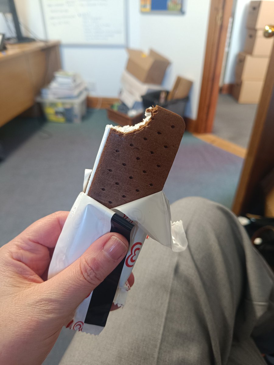 clairemccarrick's tweet image. Friday 🎉 Sunshine 🌞 Colleague bought ice cream for all the team ❤️ 

The new holy trinity 🤣 

#kindness #littlethings #mentalhealth