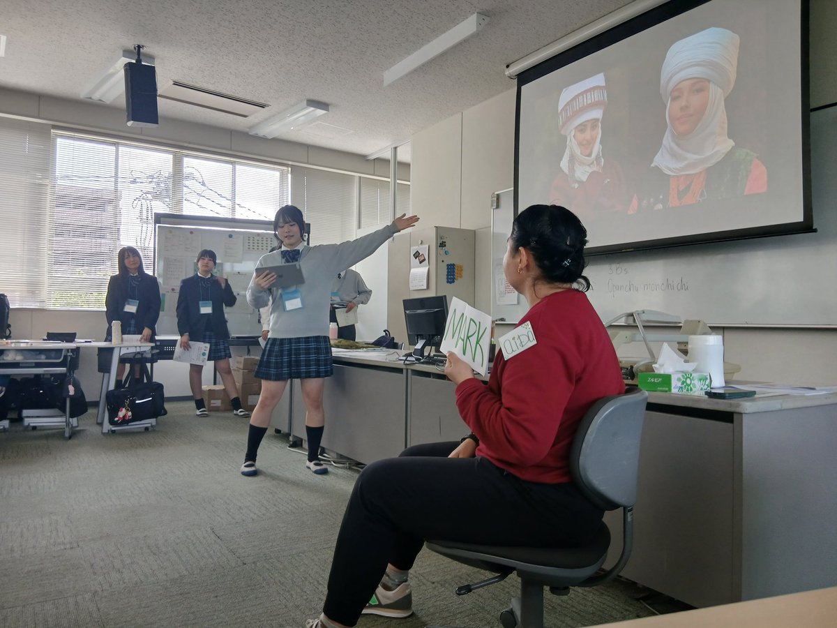teikyo_int's tweet photo. English Practice Day
インターナショナルコースでは、新入生に丸2日間英語しか使えない環境に挑戦してもらいます。英語を話すことがいかに自分の世界を広げるのか、実感して欲しいと思います。
#帝京高校　#インターナショナルコース https://t.co/LGsgk9gcvU