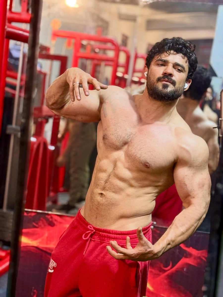 baab24_'s tweet image. Asif Khan
:
:
:
✅ For more @baab24_ 
#physique #fitness #hunk #kpk #gym