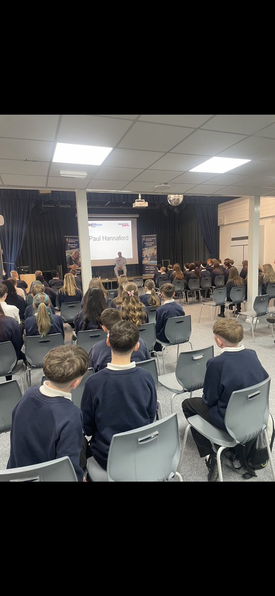 paulhannaford's tweet image. Job done 👍🏻 north gosforth today small school big ❤️ great pull up sign in reception! Accountability = students wellbeing integrity = students wellbeing &amp;amp; most importantly Selflessness egos to 1 side = students 👫 wellbeing 😊👍🏻 reducing drugs crime &amp;amp; violence 🔪💉👊🏻 #WECARE 🙏🏻