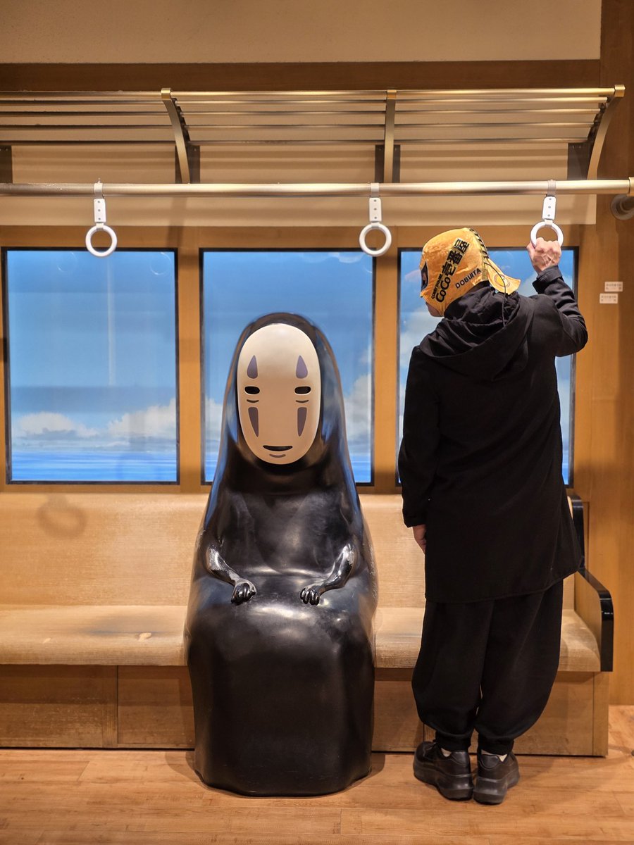 kanjidah's tweet image. 確か
彼もマスク(仮面)だったような気が…。

#カオナシ
#ジブリ
#千と千尋の神隠し
#マスク
#仮面