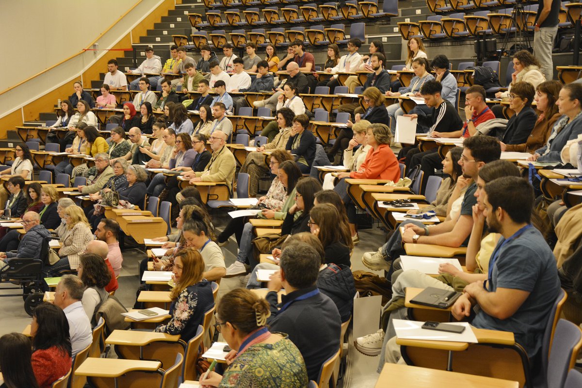 DUVIrrss's tweet photo. Case 190 persoas participan este venres na IV Xornada Anual sobre Políticas Alimentarias. Organizada polo grupo de investigación @OmicsFood, a actividade celébrase na Facultade de Ciencias do campus de Ourense da @uvigo.

➡️  https://t.co/urxcParbbL

#uvigo #duvi #xeracionuvigo https://t.co/TwKTAsnPkM
