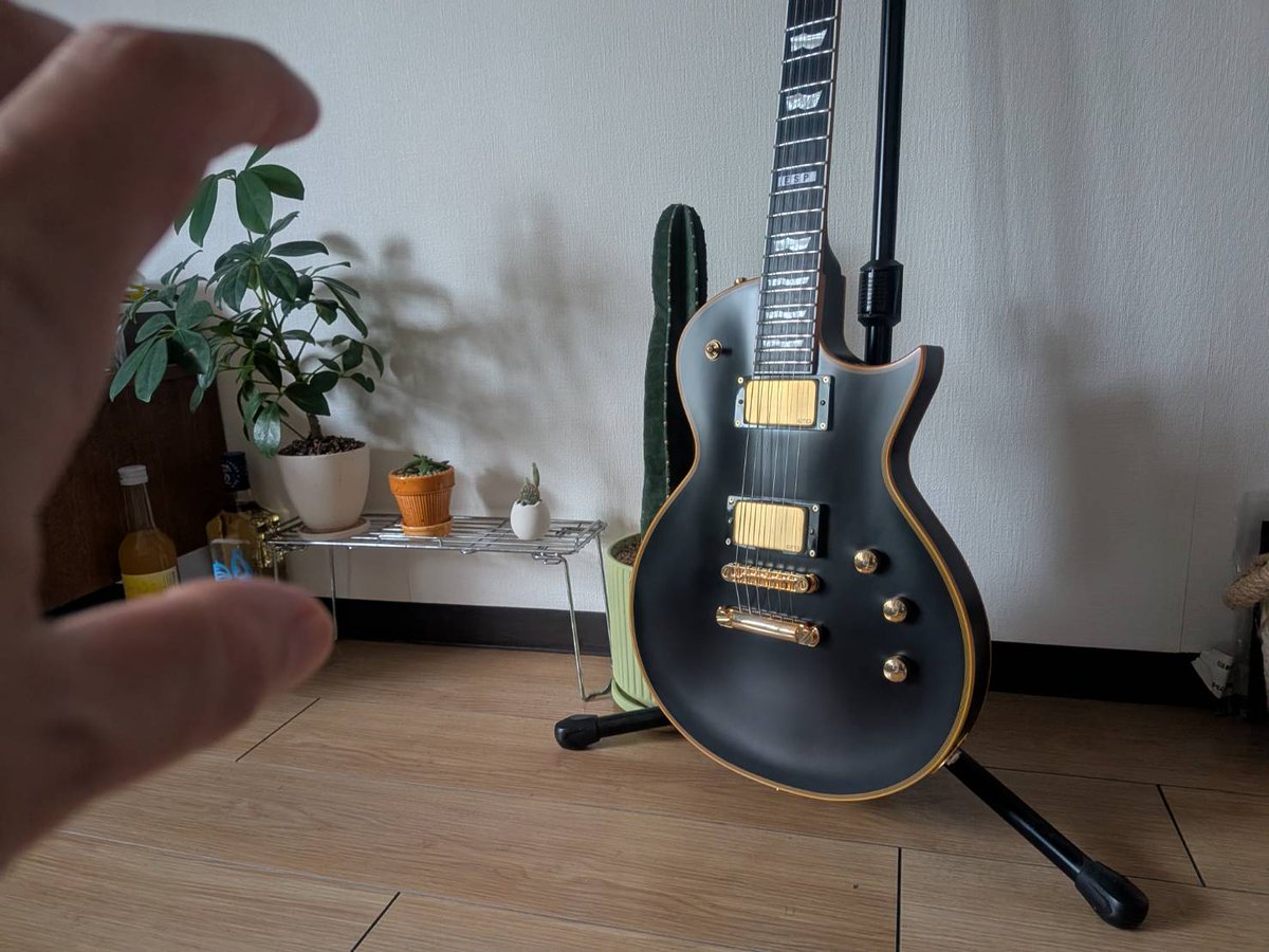 やべっち（おケツを叩かれたギタリスト） tweet media