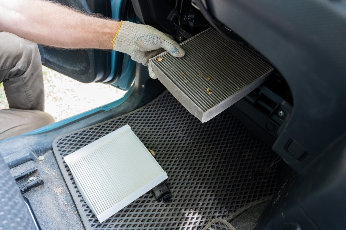 motornewsonline's tweet image. A quick fix that can could improve your vehicles cabin air quickly. Click here to learn more... motoringdg.co.uk/news/motoring-… along with how to order or have fitted by your favourite garage. #air #quality #airconditioning #pollen time of the year #hayfever :