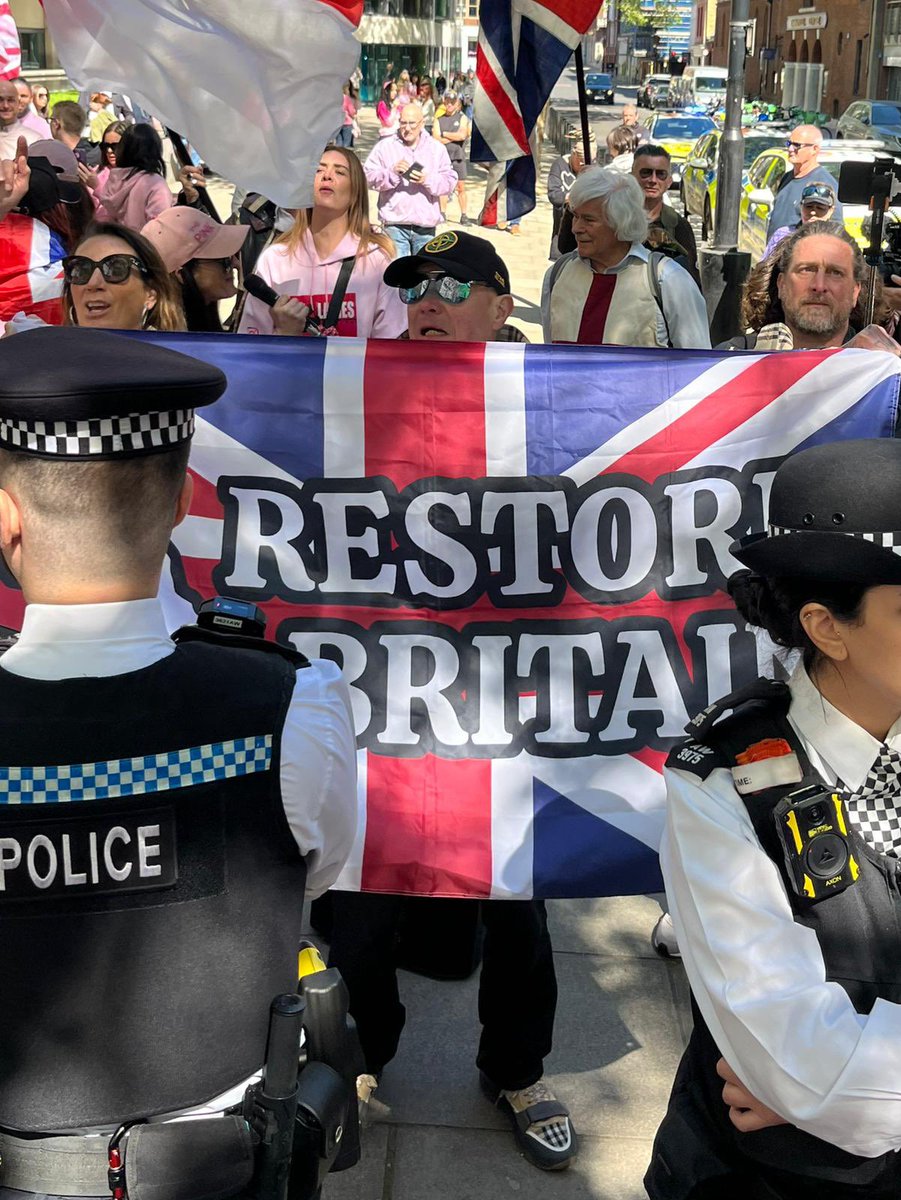 Stand Up To Racism tweet media