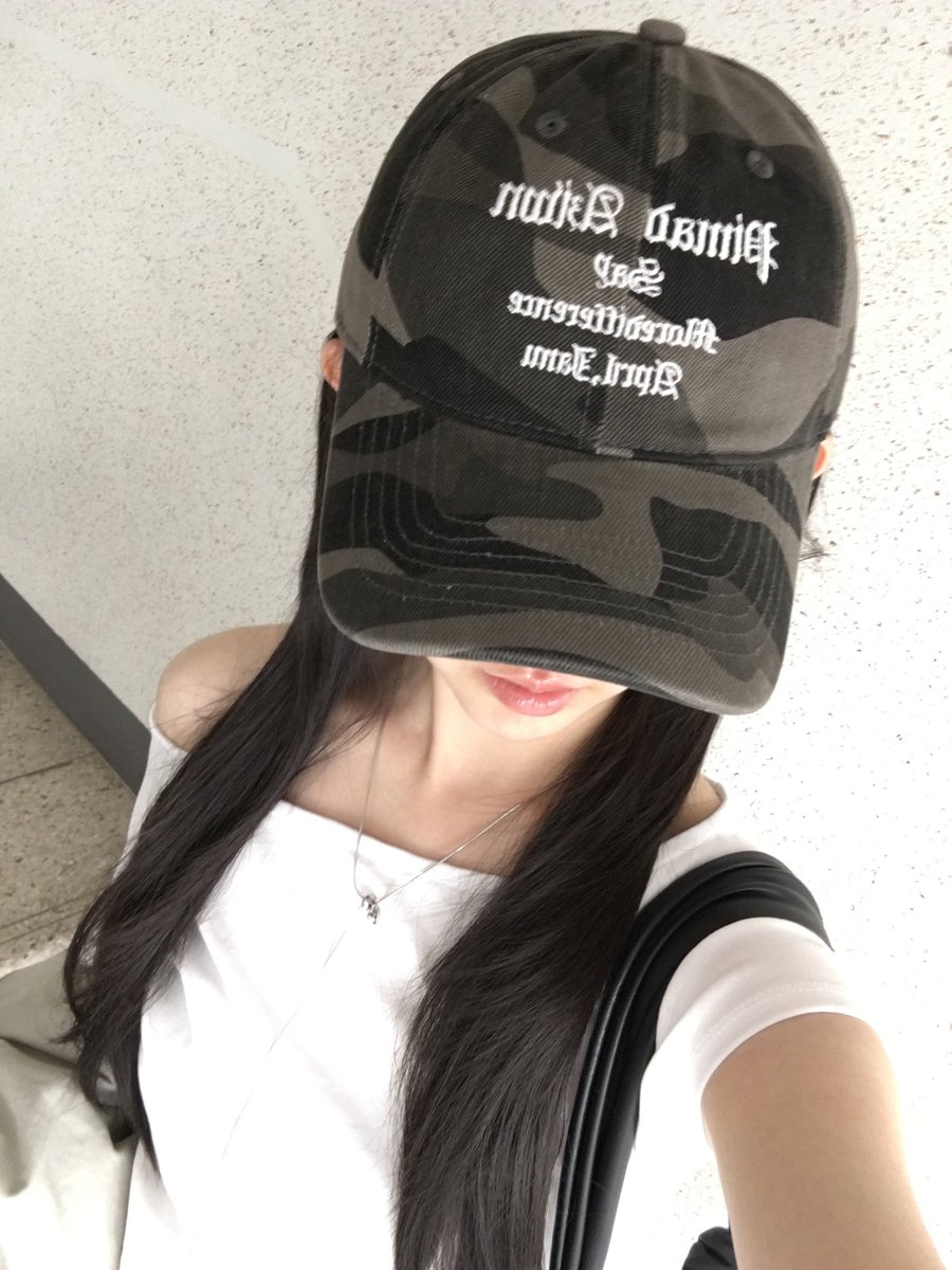참조 tweet media