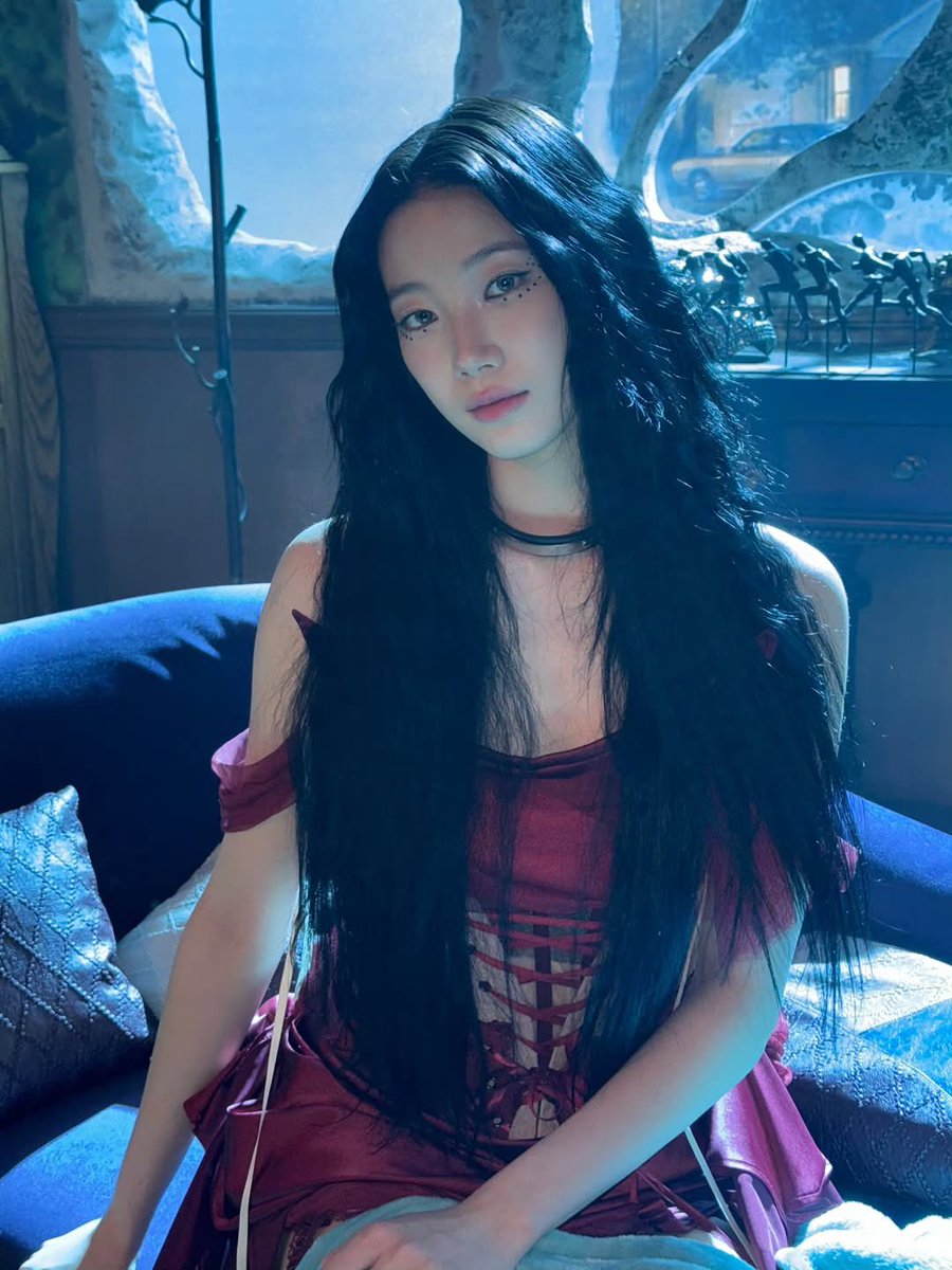 le sserafim pics tweet media