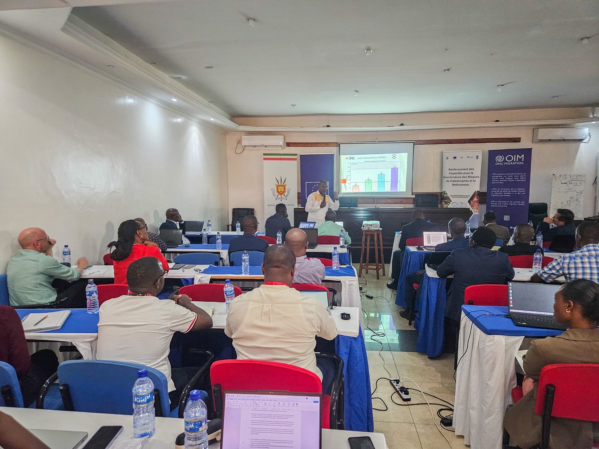 IOMBurundi's tweet image. Ce jeudi 23/04, la Plateforme nationale, l'@IOMBurundi et le @PNUDBurundi, avec appui de l’@UEauBurundi, ont tenu une réunion du Groupe de Travail National en #RRC.

L’OIM y a présenté une nouvelle cartographie des acteurs en RRC au #Burundi 🇧🇮 afin de renforcer la coordination.